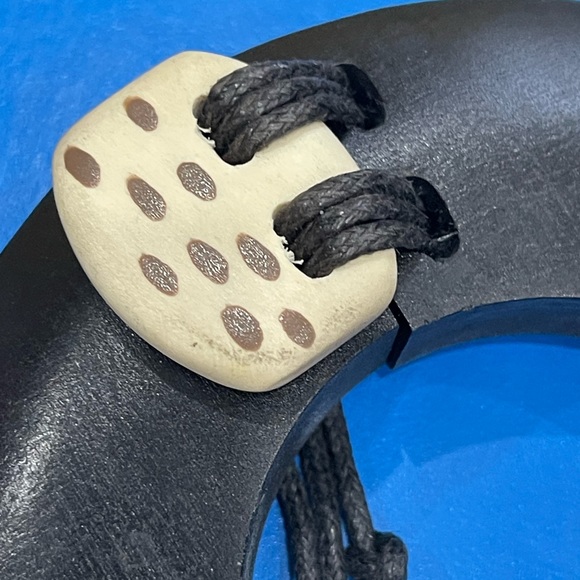 Unique wood black bracelet - Picture 2 of 4